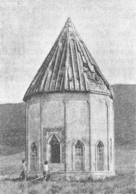 Сел. Хачин-Дорбатлы. Мавзолей, 1314 г. 