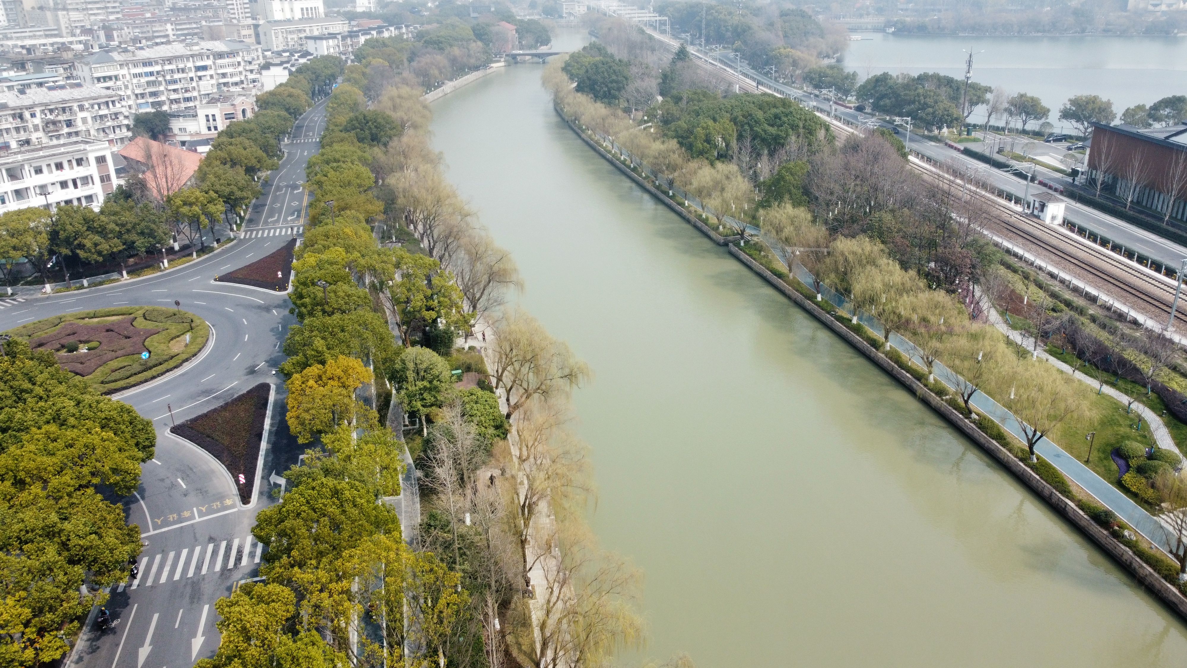 Jiaxing Ancient City Connecting South Lake International Concept Design Competition on Footbridge Crossing Huancheng River and Railway. Aerial photo