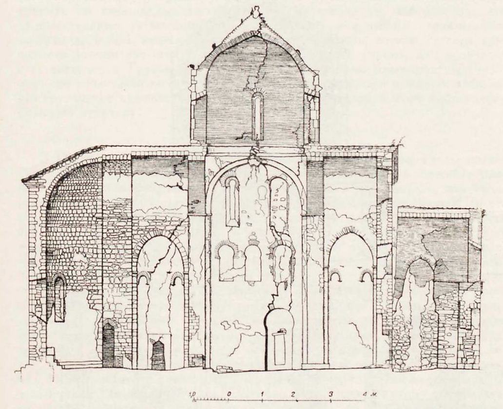 Рис. 30. Вачнадзиани. Продольный разрез. Обмер с натуры арх. М. Г. Калашникова
