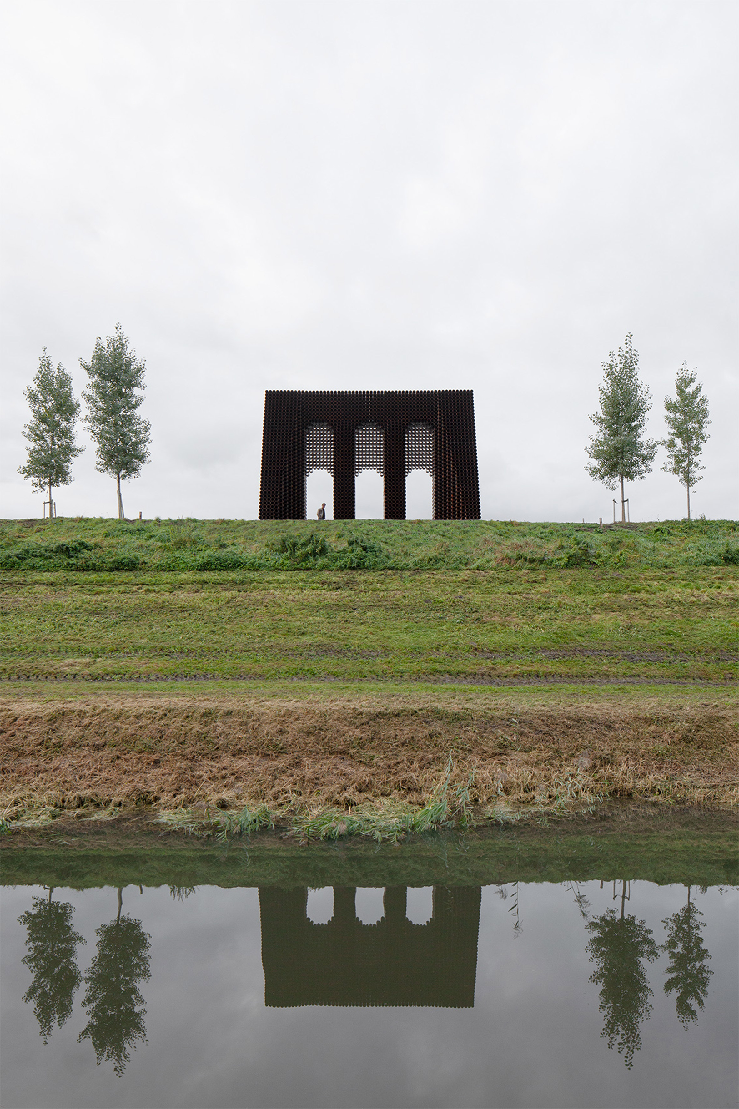 Waterline Monument by Gijs Van Vaerenbergh.  Photo: ©Johnny Umans