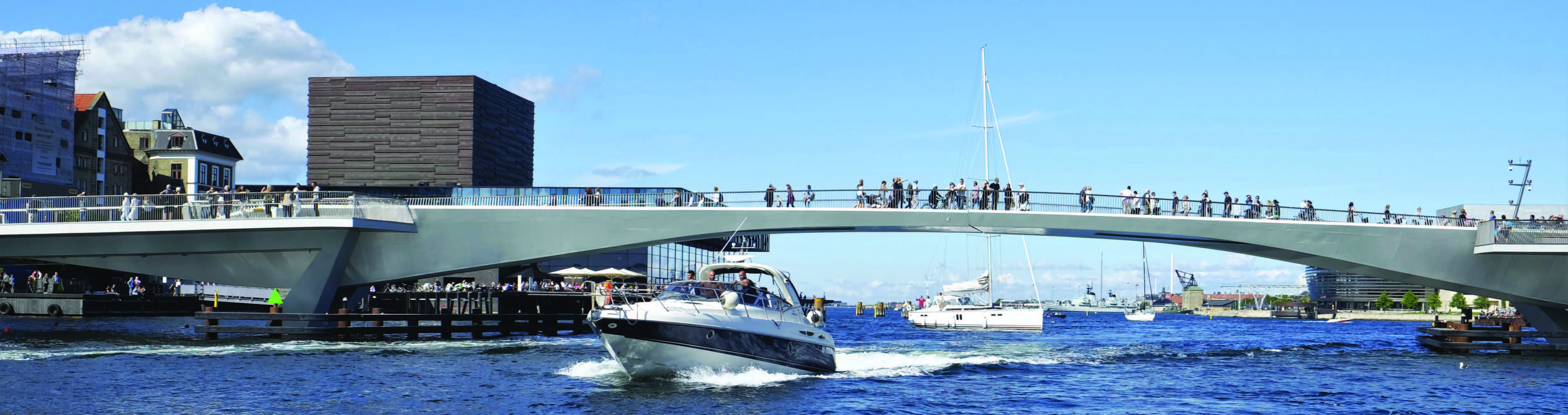 figure 3.7 View of the completed Inderhanvnen bridge