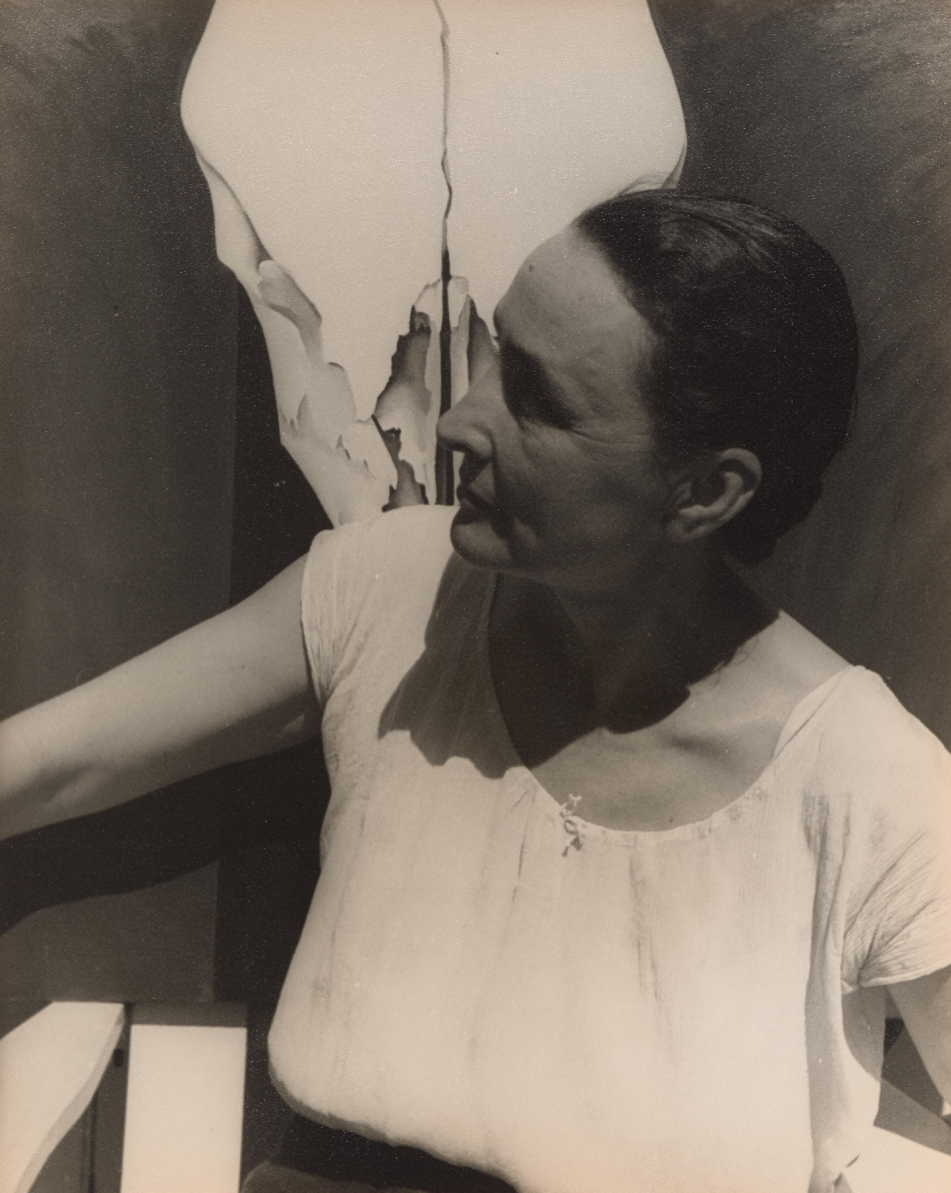 Georgia O'Keeffe. June 5, 1936. Photo: Carl Van Vechten (1880–1964). Source: Philadelphia Museum of Art