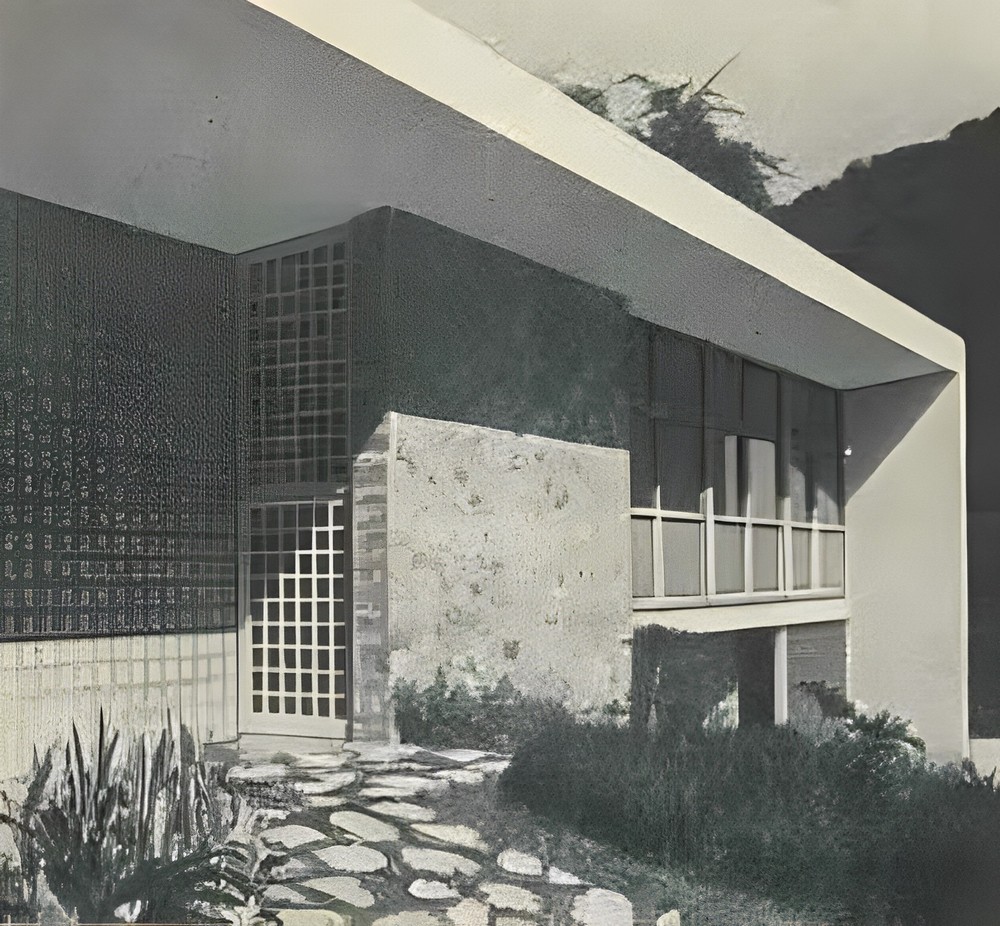 Особняк в Рио-де-Жанейро. 1951 г. Интерьеры и фрагмент фасада.