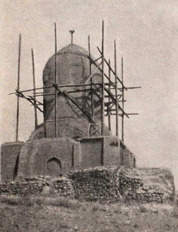 Рис. 6. Мавзолей Чупан-Ата 1447 г. в Самарканде в процессе реставрации