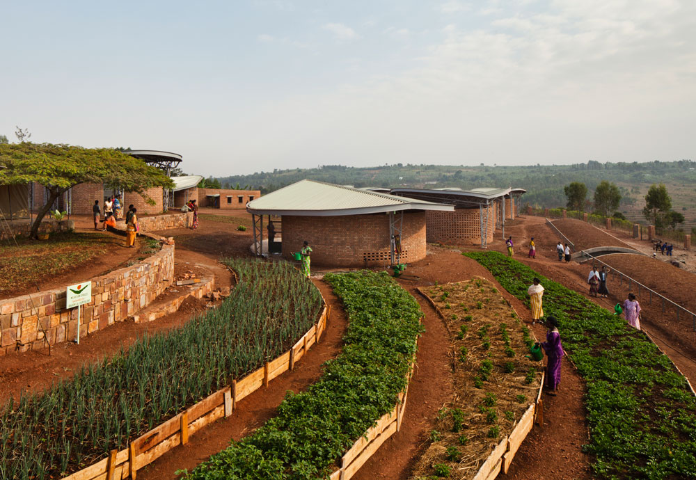 Первое место в категории «Гражданские и общественные здания». Центр равных возможностей для женщин в Руанде.