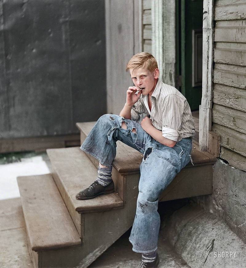 Подросток в трущобах Балтимора. Июль 1938 года