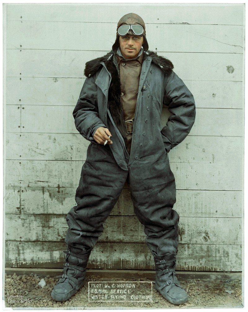 Пилот Уильям Дикий Билл Хопсон в зимней лётной униформе Почтовой службы США. 1926