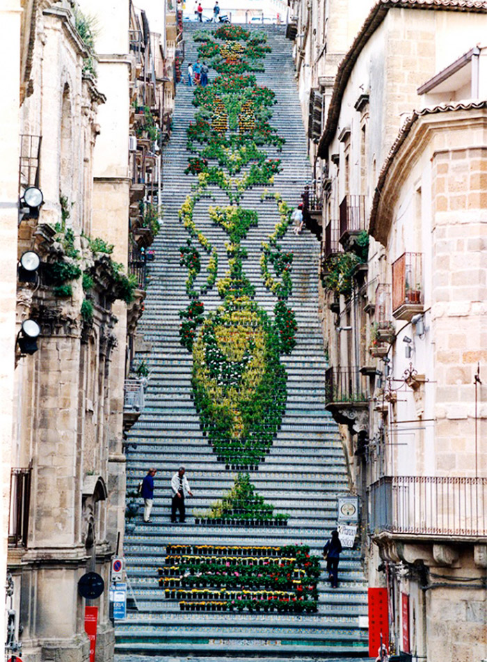 стрип-арт Лестницы  Богоматери в Сицилии