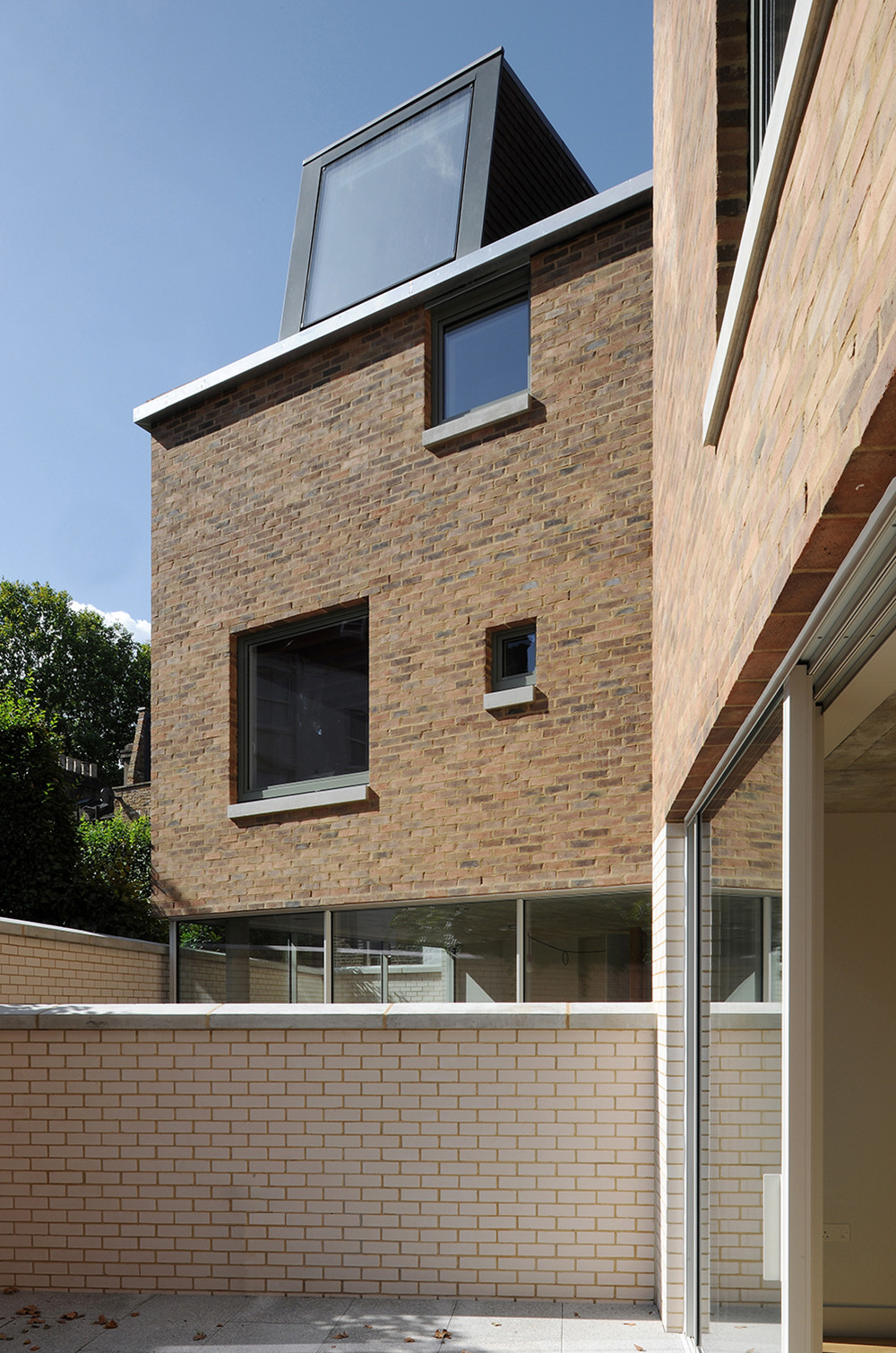Moore Park Mews (London, SW6) by Stephen Taylor Architects. Photo: David Grandorge