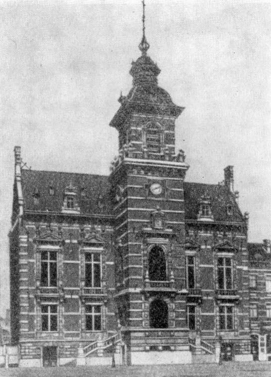 5. Тюренгем. Ратуша, 1880—1889 гг. ван Сфендик. Фасад