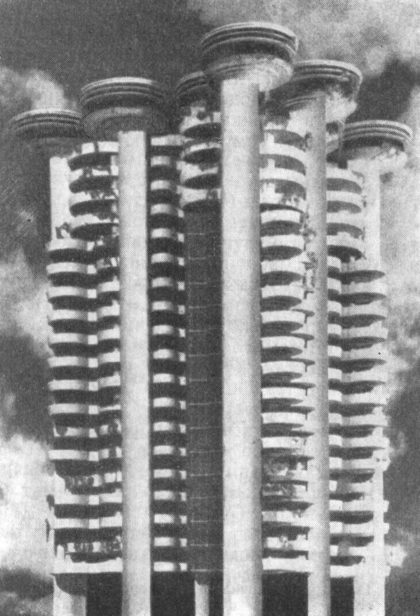 Мадрид. «Белые башни», 1963 г. Архитекторы Д. Фульяондо, Ф. де Онса, Монеа