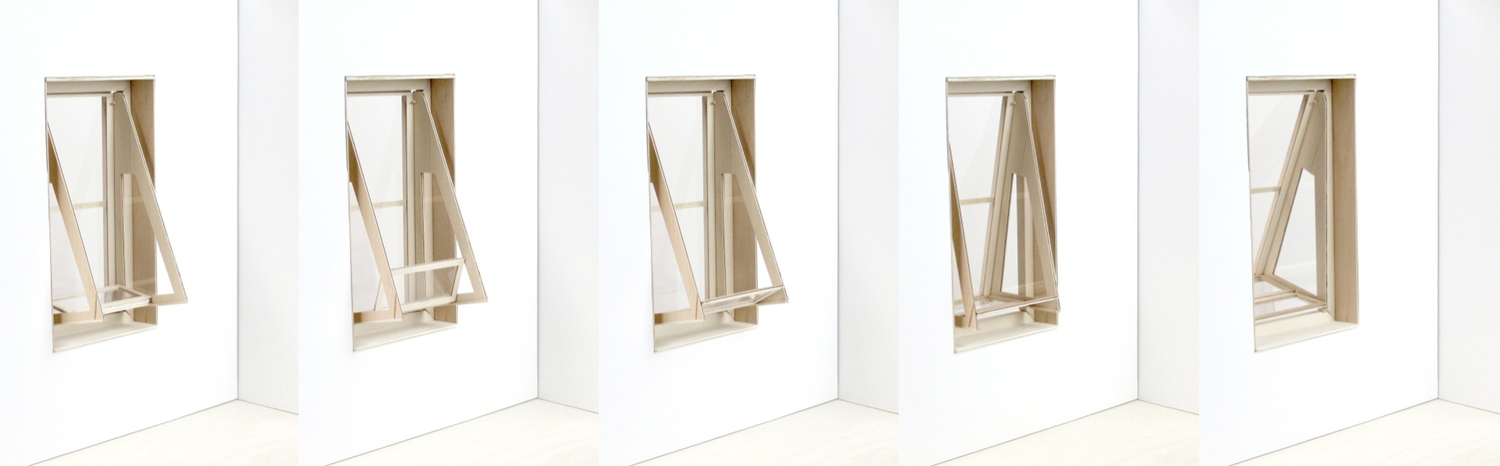 Awning niche — окно, выдвигающееся снизу. Последовательность выдвигания, вид из комнаты