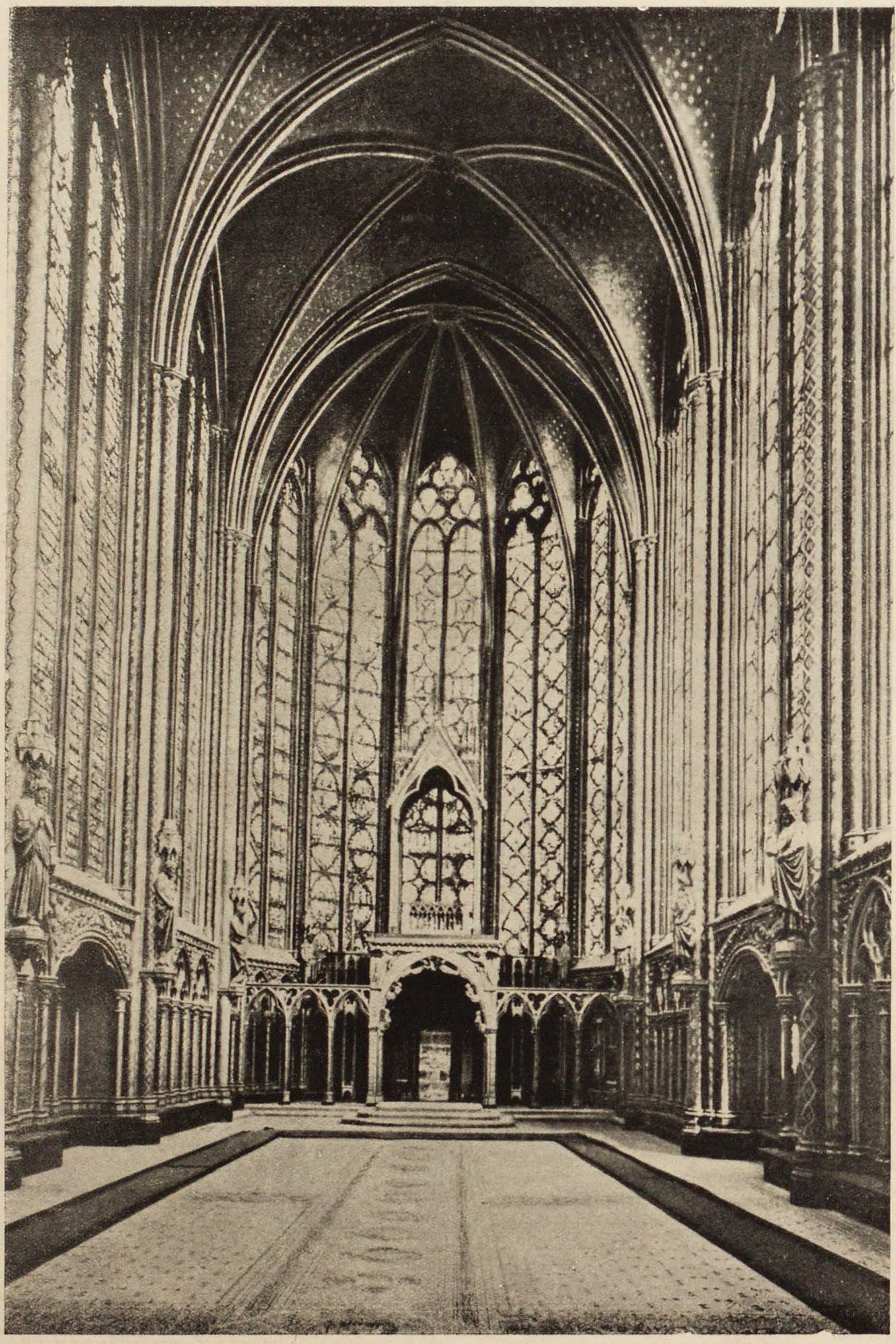 13. Сент Шапелль, интерьер верхней капеллы. La Sainte Chapelle, intérieur