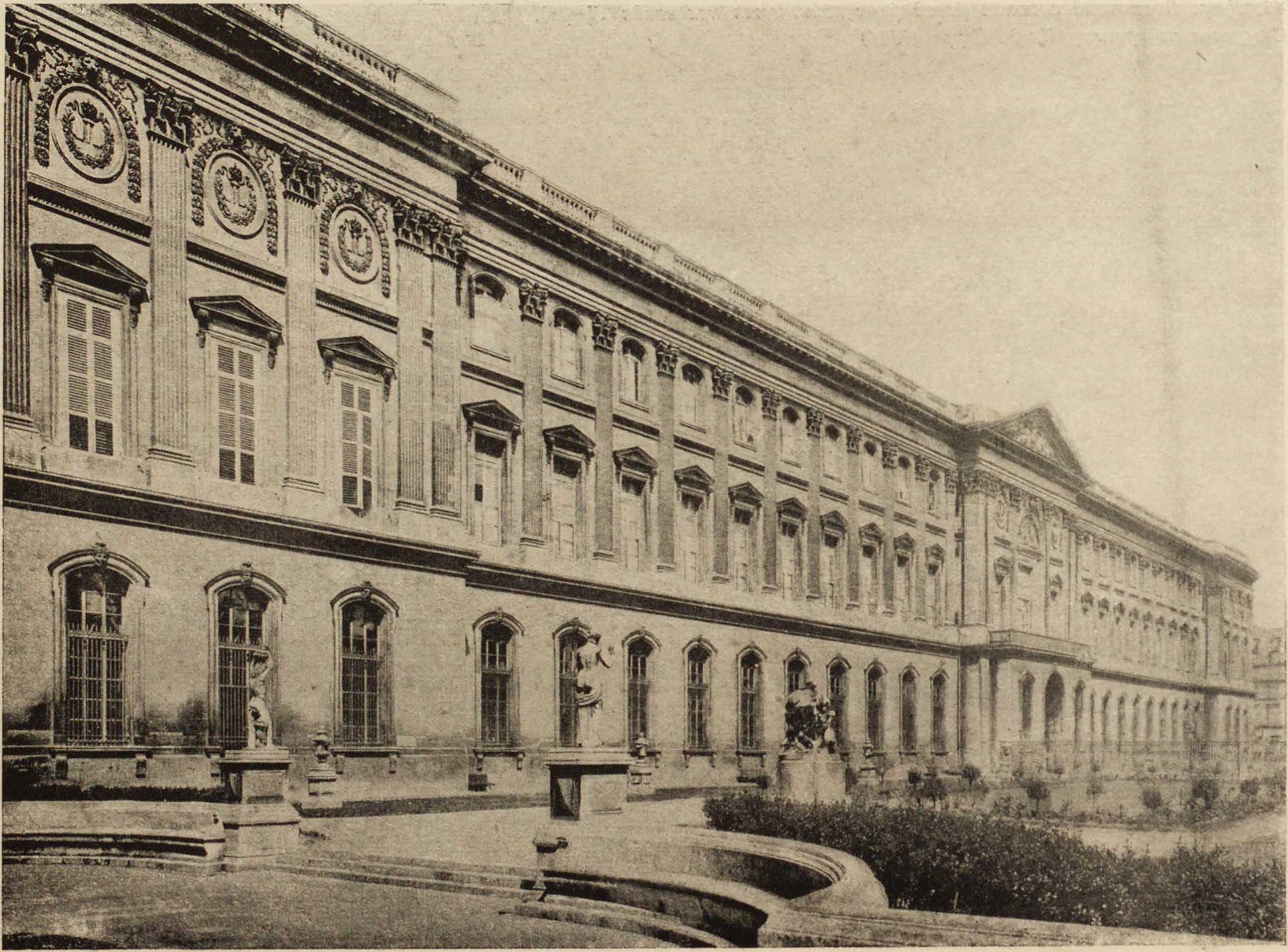 47. Лувр. Южный внешний фасад. По проекту Клода Перро (1667—1674). Le Louvre. Façade méridionale