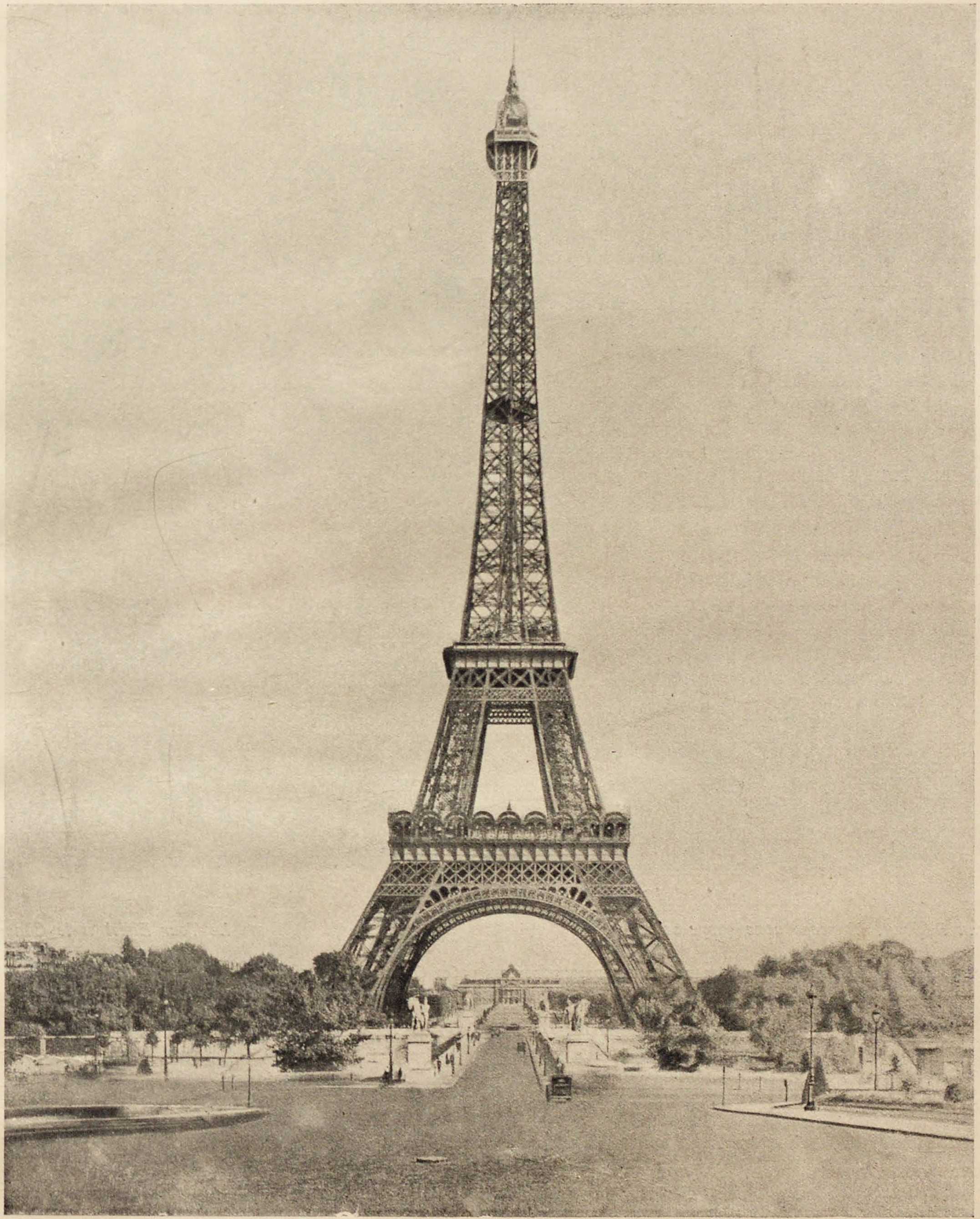 128. Башня Эйфеля. La Tour Eiffel