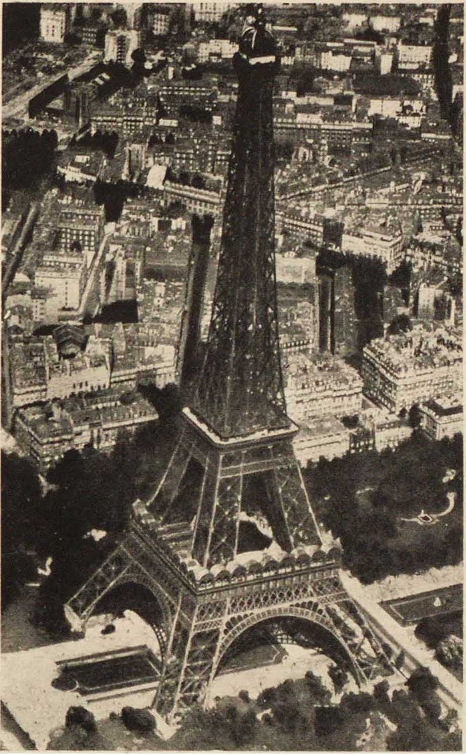 130. Башня Эйфеля (аэросъемка). La Tour Eiffel