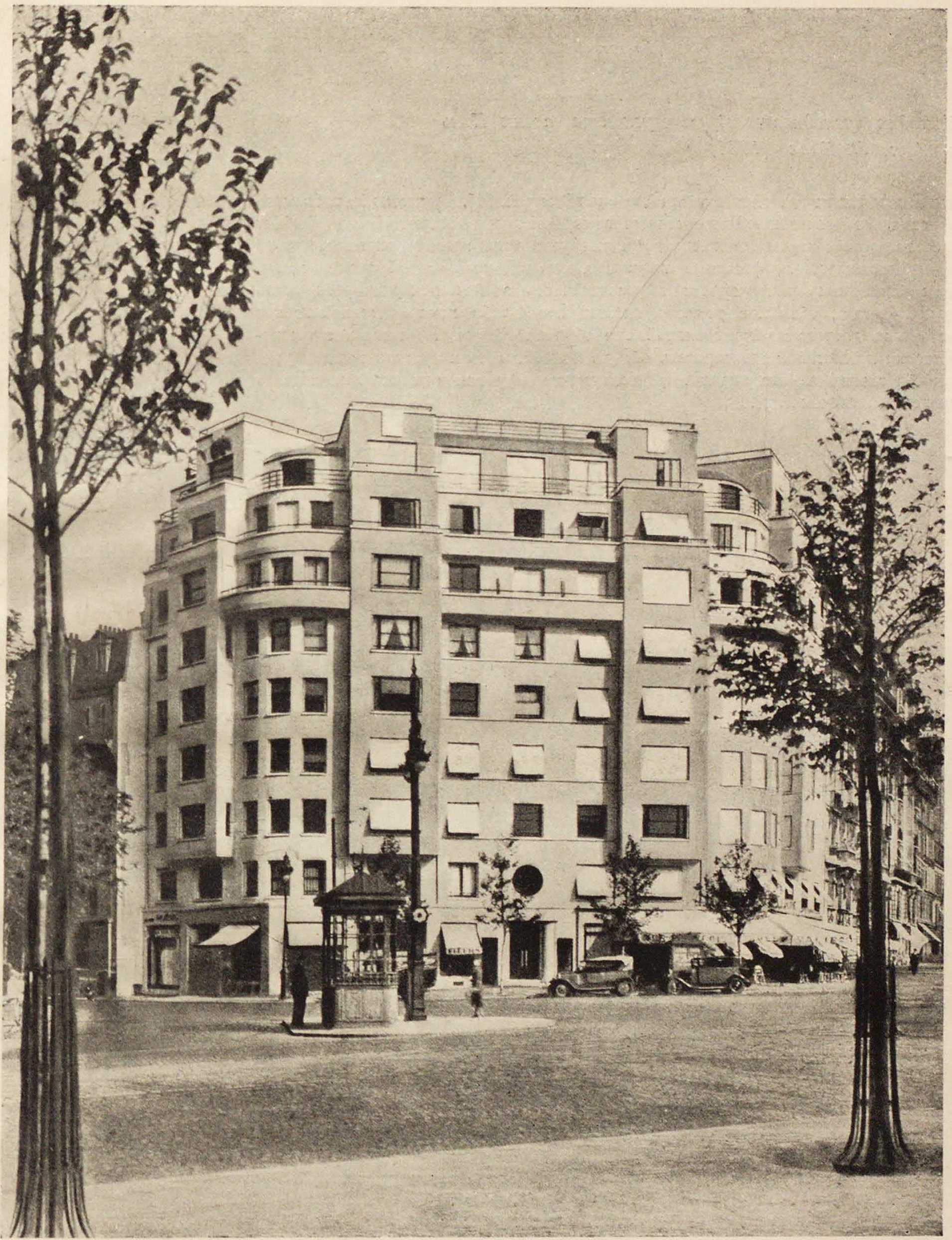 145. Жилой дом на бульваре Монпарнасс. Maison „H. B. M.“, boulevard Monparnasse. Архитекторы Ш. Санлавиль и Ж. Боннье