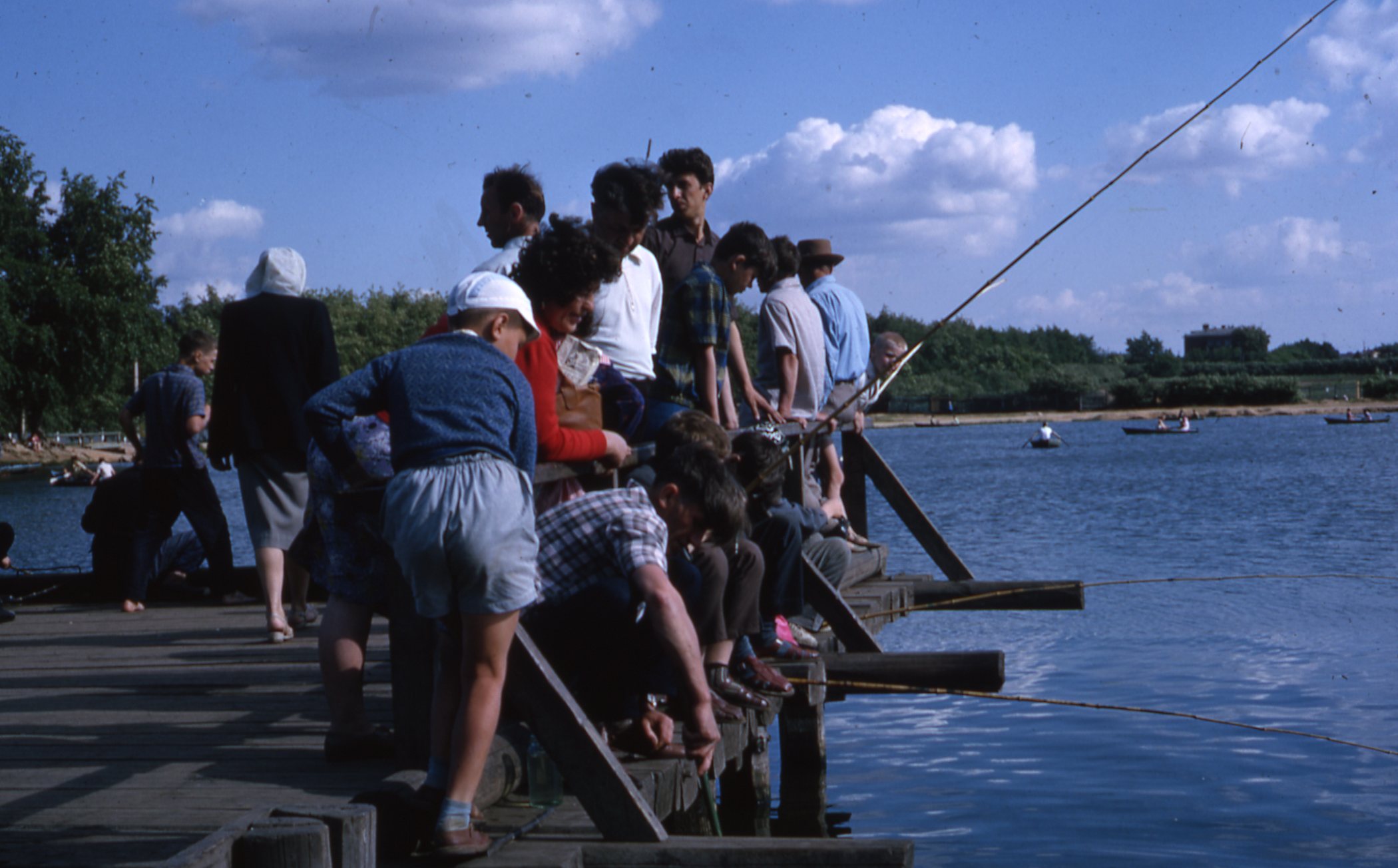 MA10 Ostankino people sunbathing and fishing © Thomas T. Hammond / University of Virginia