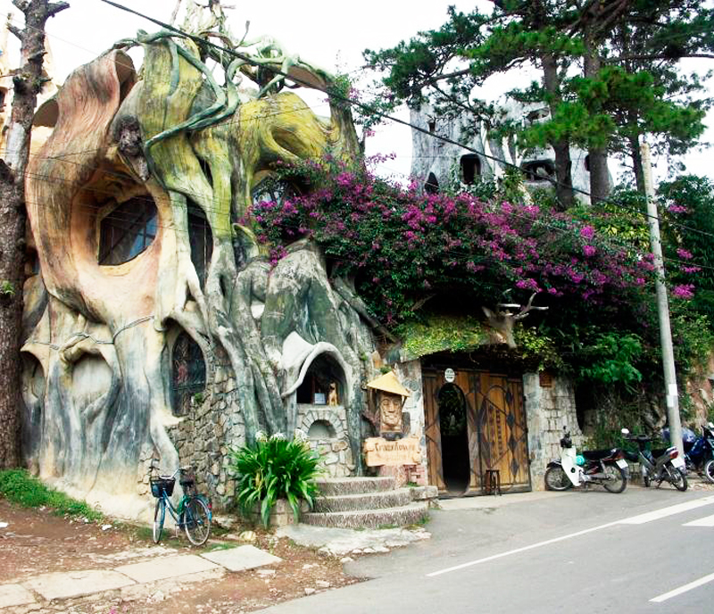 Гостевой дом Ханг Нга, более известный как Crazy House