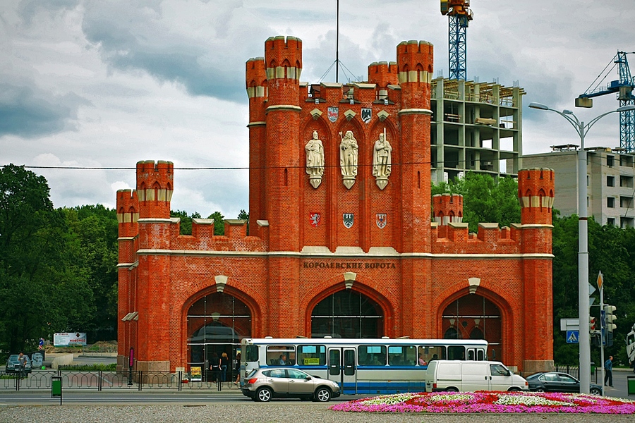 Королевские ворота Калининграда после реставрации — символ 750-летнего юбилея города, отмечавшегося в 2005 году. Фото: Ingvar Wolf (2011)