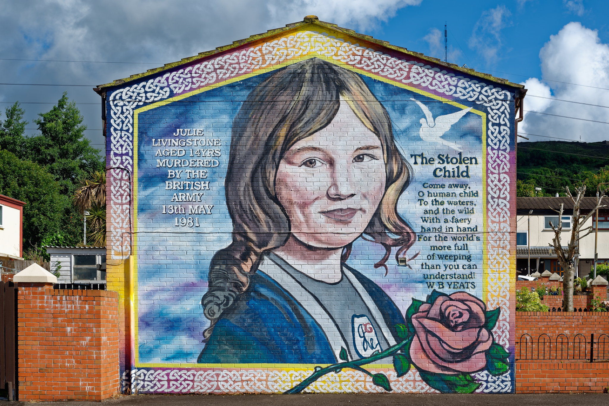 Джулия Ливингстон (Julie Livingstone), «украденное дитя». 13 мая 1981 года девушка возвращалась домой из близлежащего магазина в западном Белфасте, когда солдат британской армии выпустил пластиковую пуля в её голову. Джулия скончалась на следующий день. Ей было 14 лет.