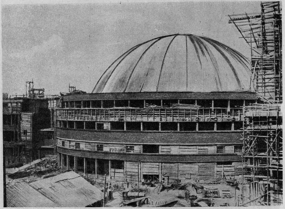 Рис. 4. Железобетонный тонкостенный купол Большого театра в Новосибирске (1934 г.)