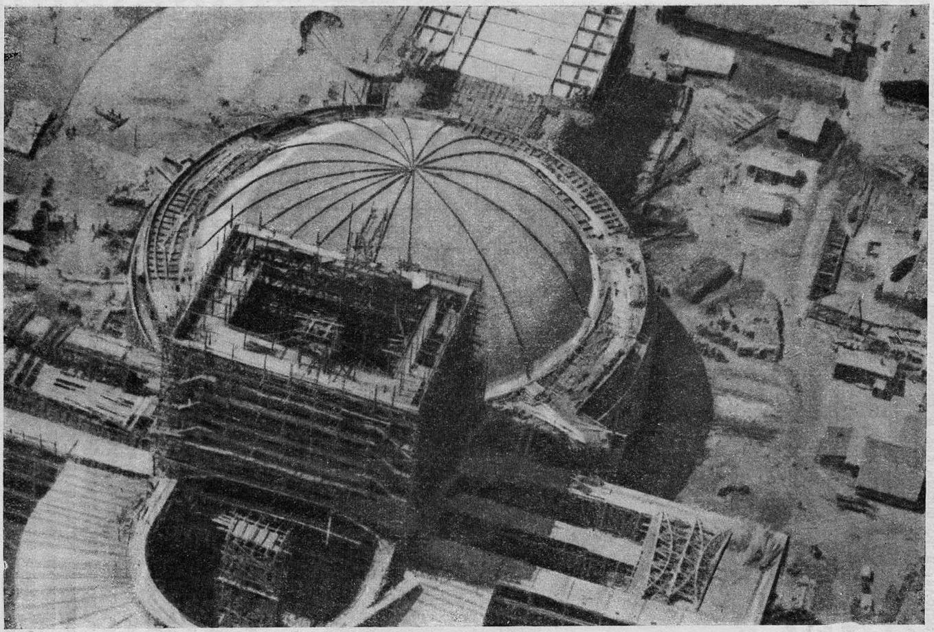 Рис. 5. Строительство Большого театра в Новосибирске
