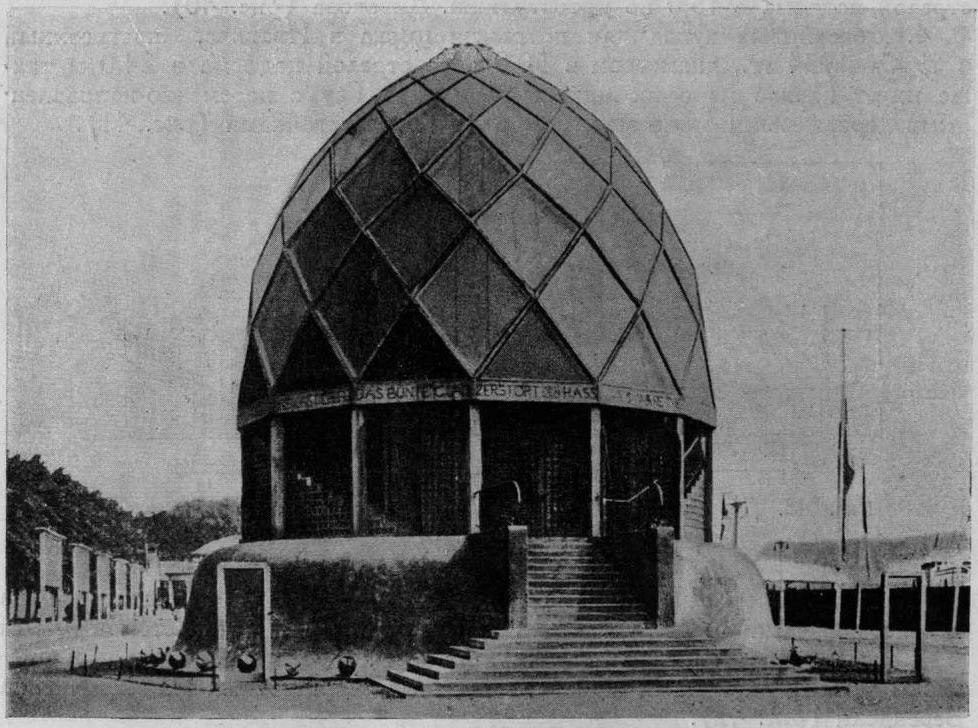 Рис. 49. Железобетонный сетчато-стержневой купол павильона в Кельне (1914 г.)