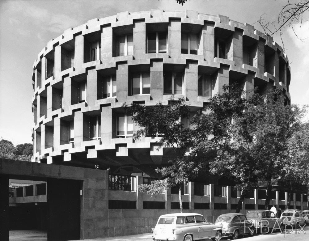 Британское посольство в Мадриде, Испания. Архитектор: W. S. Bryant. Автор фото: министерство общественных работ и зданий Великобритании. Датировка изображения: 1966