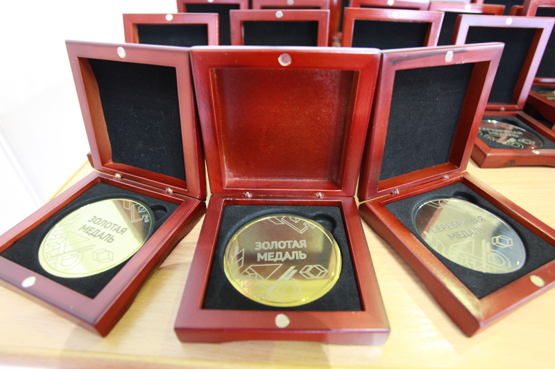 За историю проведения конкурса предприятиям-участникам было вручено 367 медалей