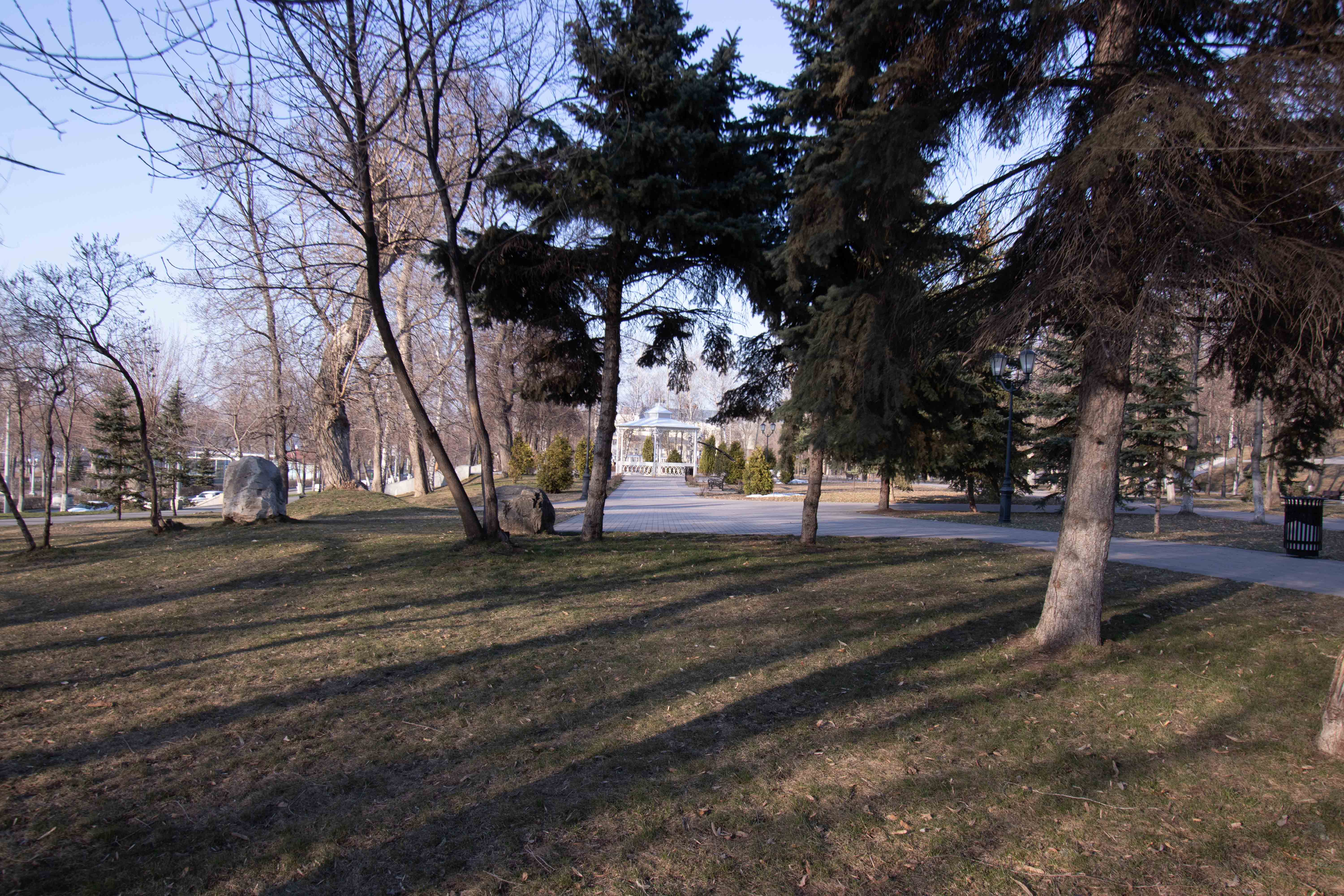 Струковский сад. Самара. Из  материалов фотофиксации 3 апреля 2020 года