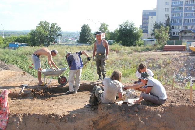 Фотографии с археологических раскопок ОКН «Городище Уфа-II». 2013