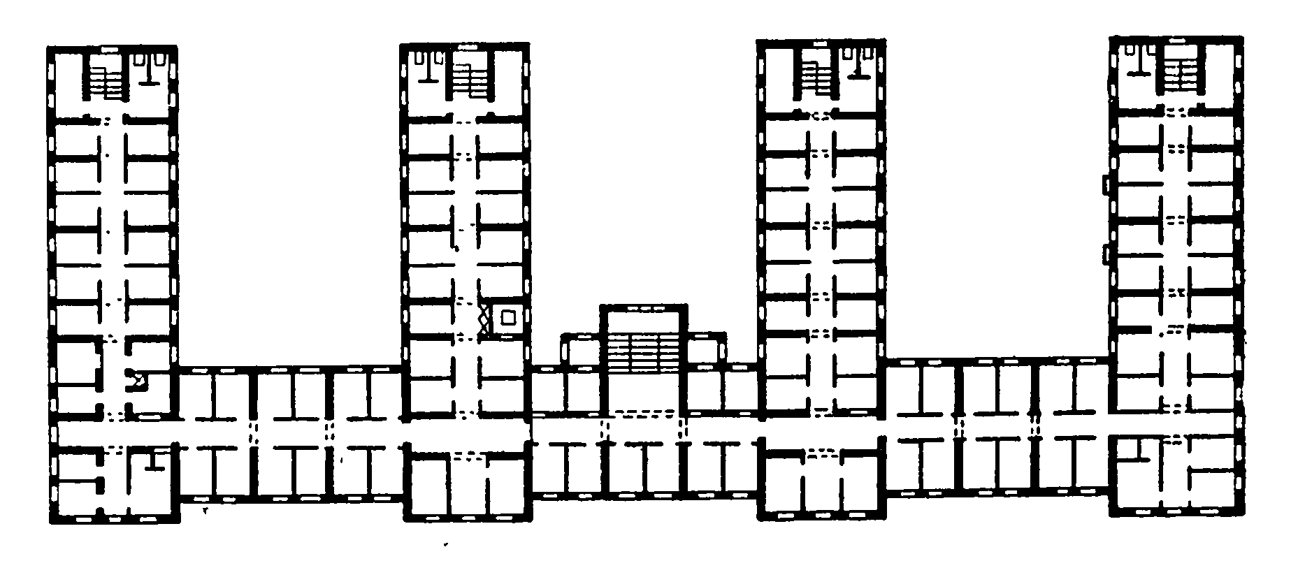 7. Амстердам. Дома-общежития коридорного типа, 1910 г. Департамент общественных работ. План жилого этажа