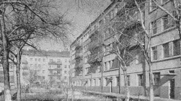 Дангауэровка. Вверху — улица Пруд-ключик. Внизу — жилой двор. Застройка 1930—1931 гг.