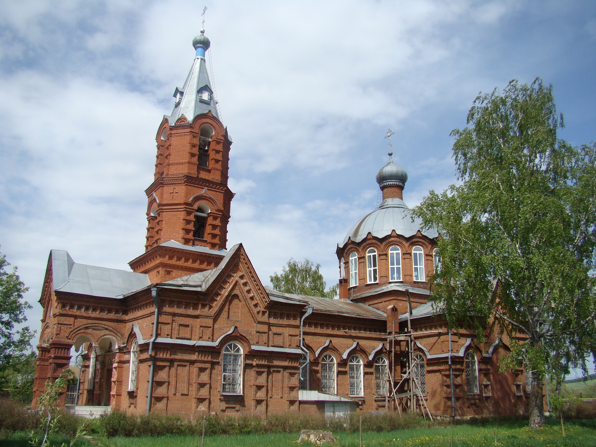 Рисунок 5. Храм в честь Покрова Пресвятой Богородицы села Июльское (фото М. В. Курочкина, 2010 г.)