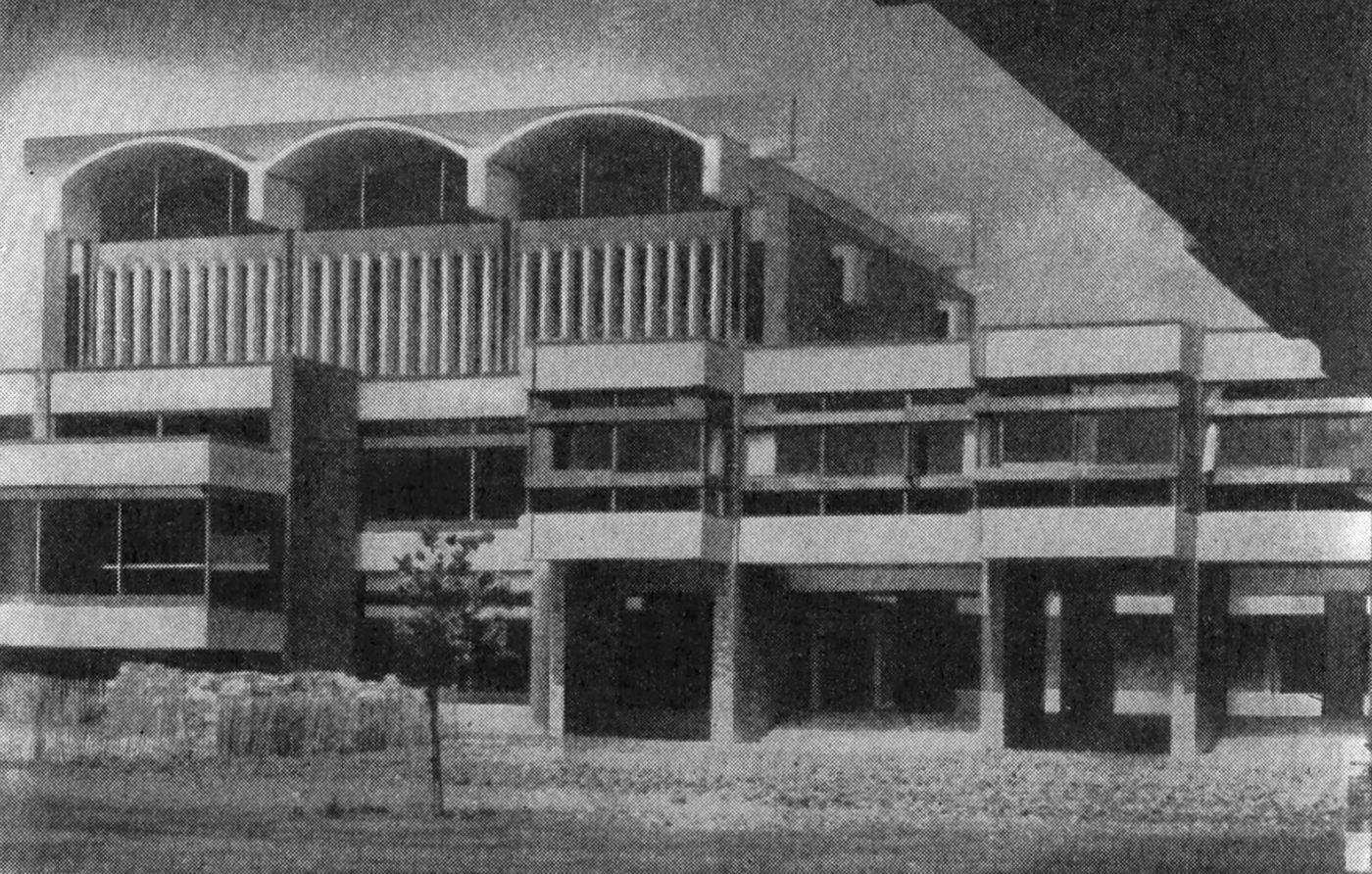 27. Кэмбридж. Черчилль-колледж, 1964 г. Арх. Робсон. Фрагмент фасада