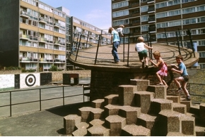 Детские игровые площадки Великобритании 1960-х: архитектурный брутализм