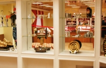 Декор лепниной интерьера в классическом стиле. Магазин «Русское золото», Ижевск.