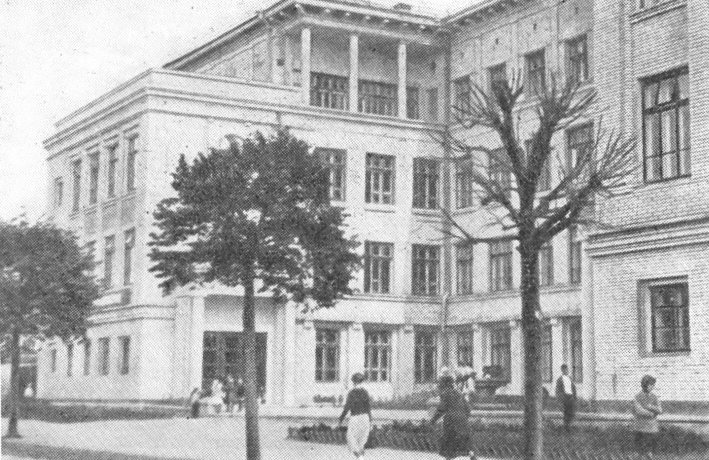 Москва. Школа по Бужениновской ул. Архит. А. Машинский. 1937—1938