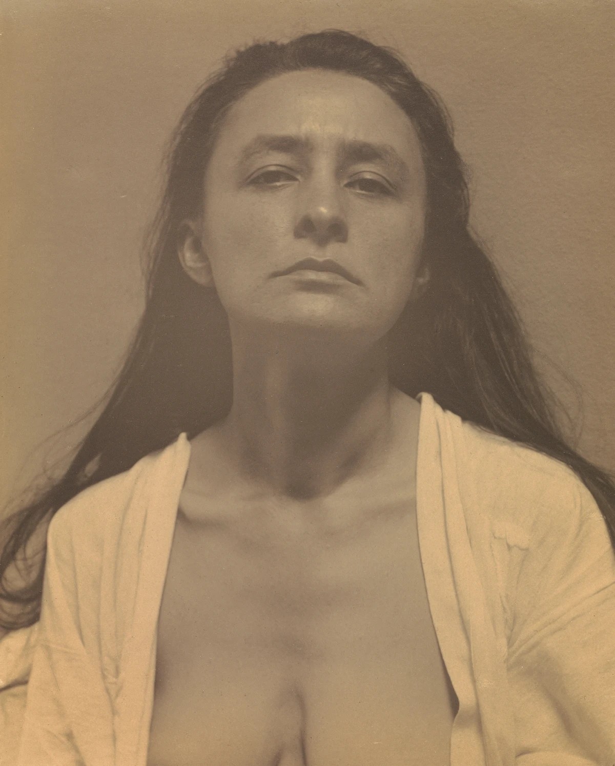 Georgia O'Keeffe. 1918. Photo: Alfred Stieglitz (1864–1946). Source: royalacademy.org.uk