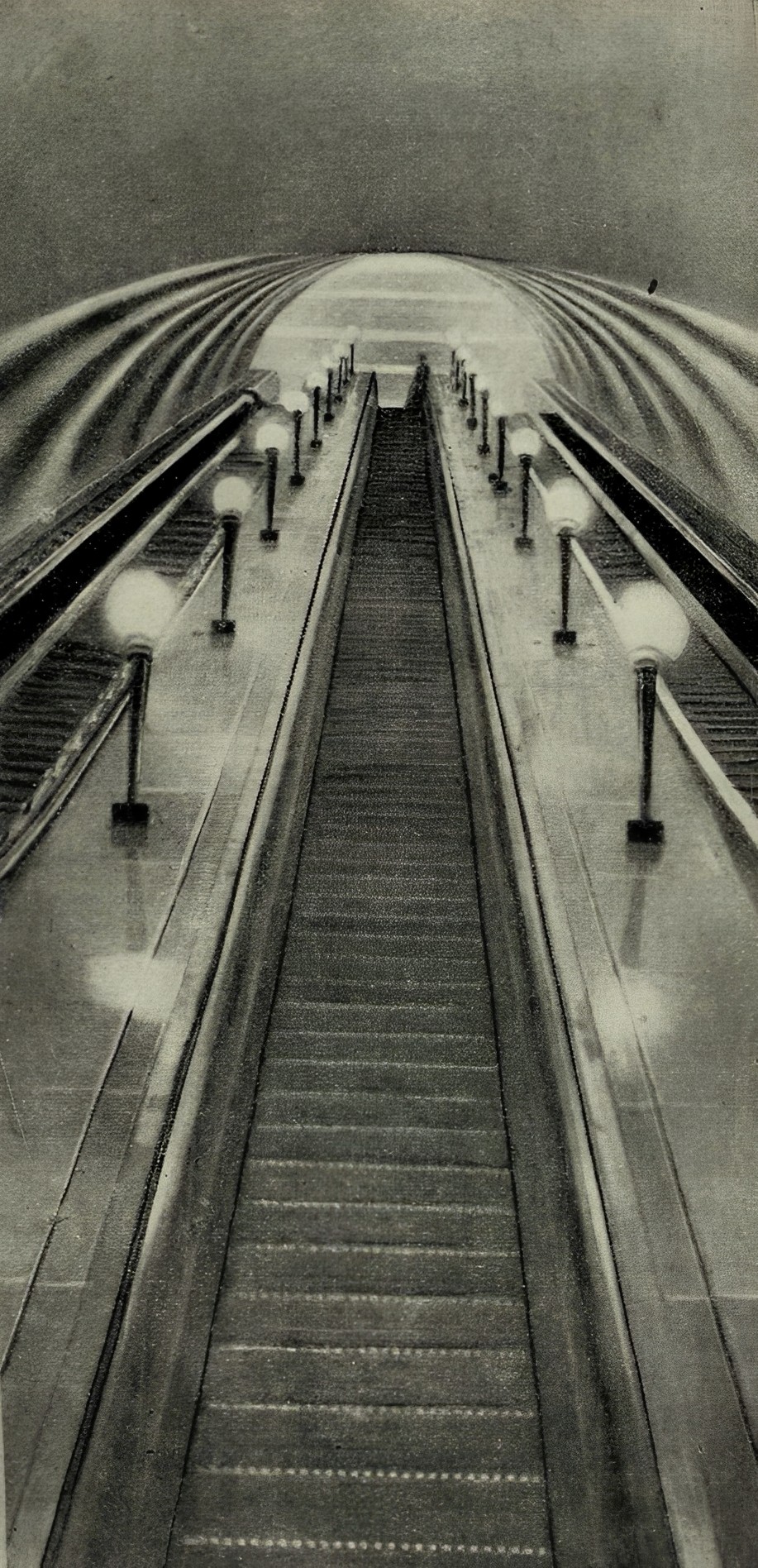 Станция «Красные ворота». Эскалатор.