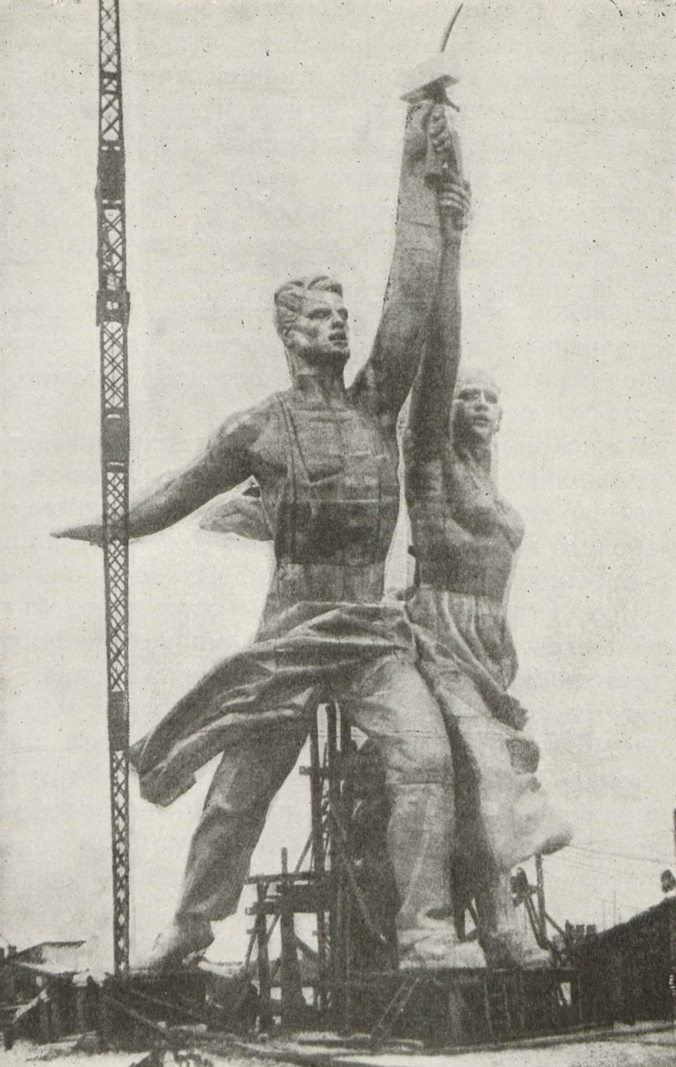 Вера Мухина. Монументальная группа «Рабочий и колхозница» для советского павильона Парижской вьставки