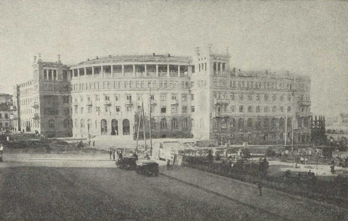 г. Киров. Центральная гостиница. Арх. И. А. Чарушин