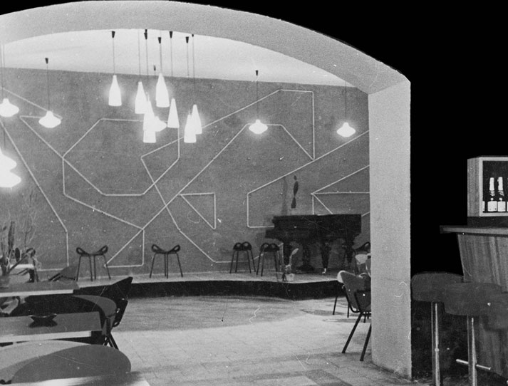 Интерьер кафе «Аэлита». 1961. Из архива А. Анисимова