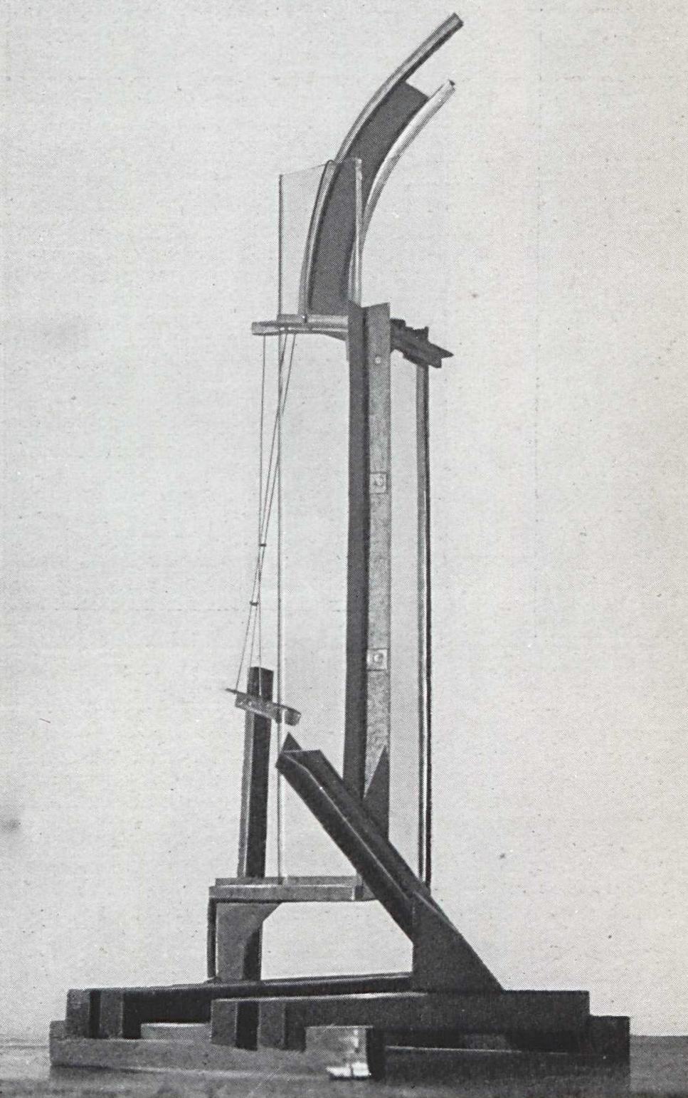 В. и Г. Стенберг. Эмблема строительной выставки. Экспериментальная конструкция. Металл, стекло. 1919.