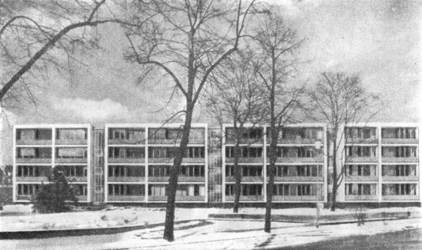 3. Жилой дом на выставке «Интербау», 1957 г. Архитекторы В. Лукхардт, Г. Гофманн. Общий вид, план первого этажа