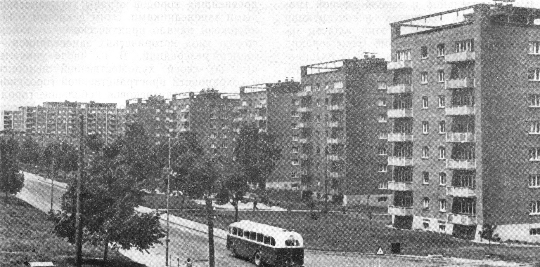 10. Готвальдов. Новые районы застройки. Комплекс жилых домов. Архит. М. Дорфа. 50-е гг. Дома башенного типа. Дом коридорного типа