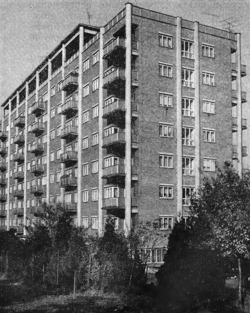 10. Готвальдов. Новые районы застройки. Комплекс жилых домов. Архит. М. Дорфа. 50-е гг. Дома башенного типа. Дом коридорного типа