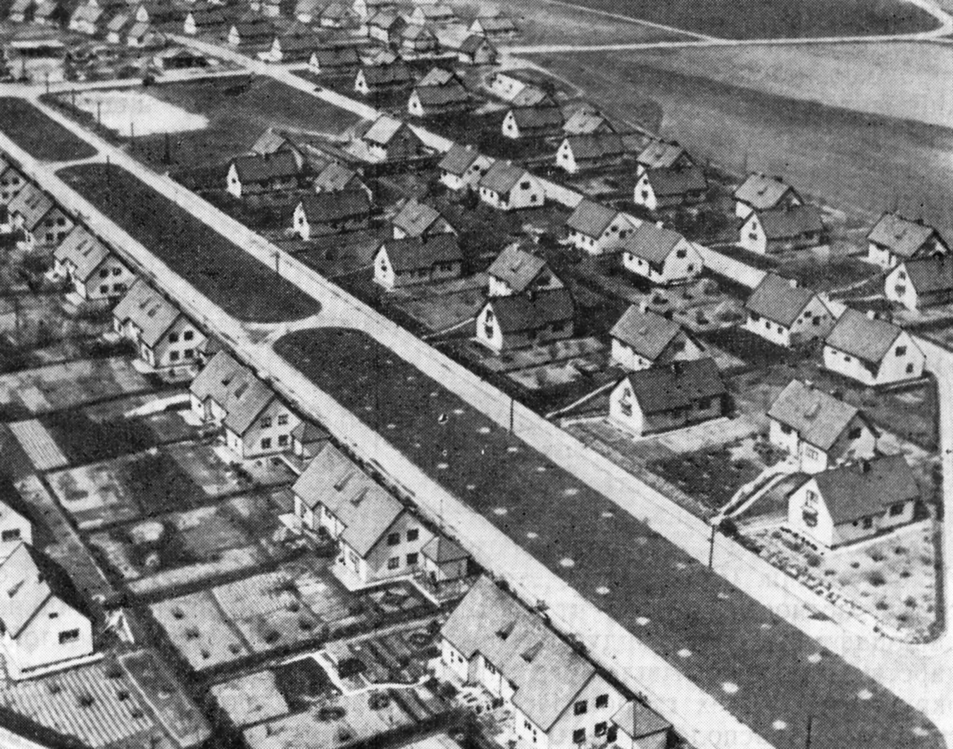 42. Лидице. Восстановленная деревня