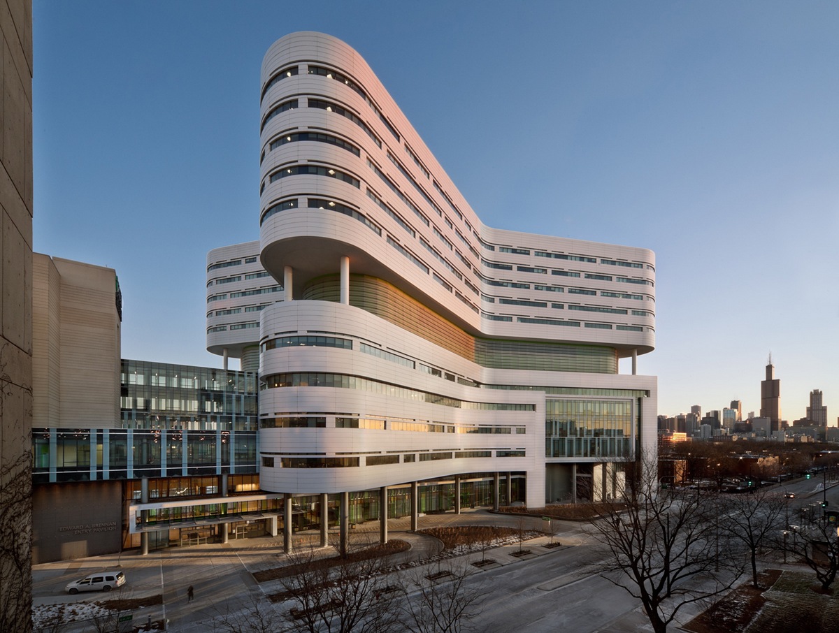 Первое место в категории «Здравоохранение». Новая башня больницы медицинского центра Университета Раш в Чикаго была спроектирована и построена бюро Penkins+Will. В башне размещается центр клинических исследований.